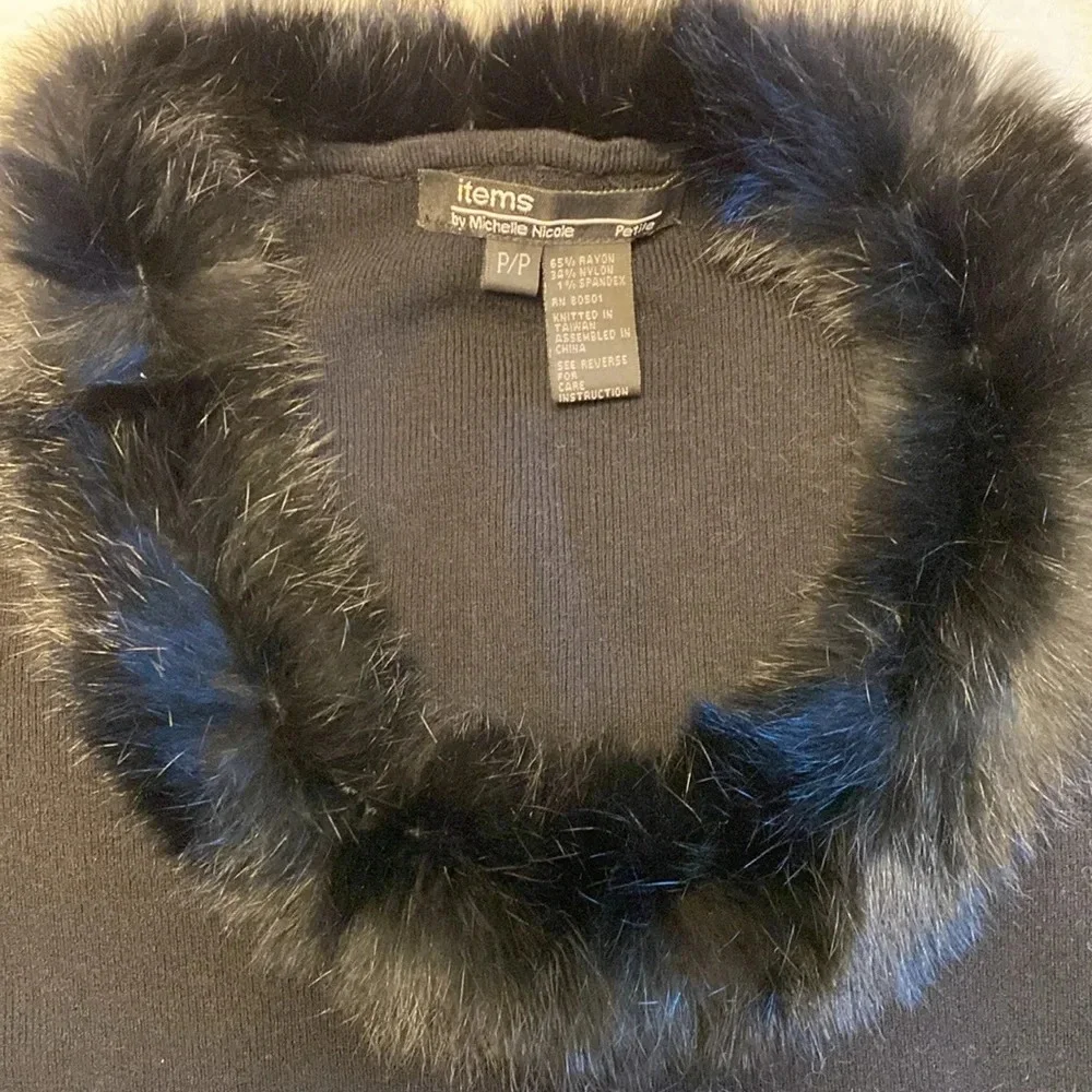 Black‎ sweater fur trim collar